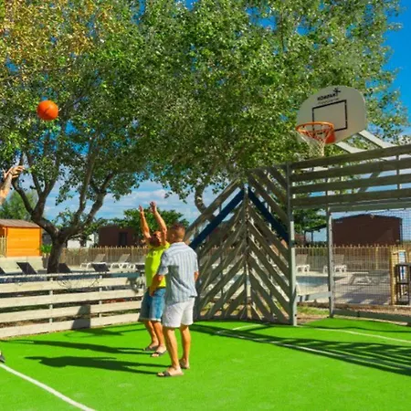 Camping Mobil Pour 8 Pers., Animaux Ok - Api-1-52-2196 Frontignan